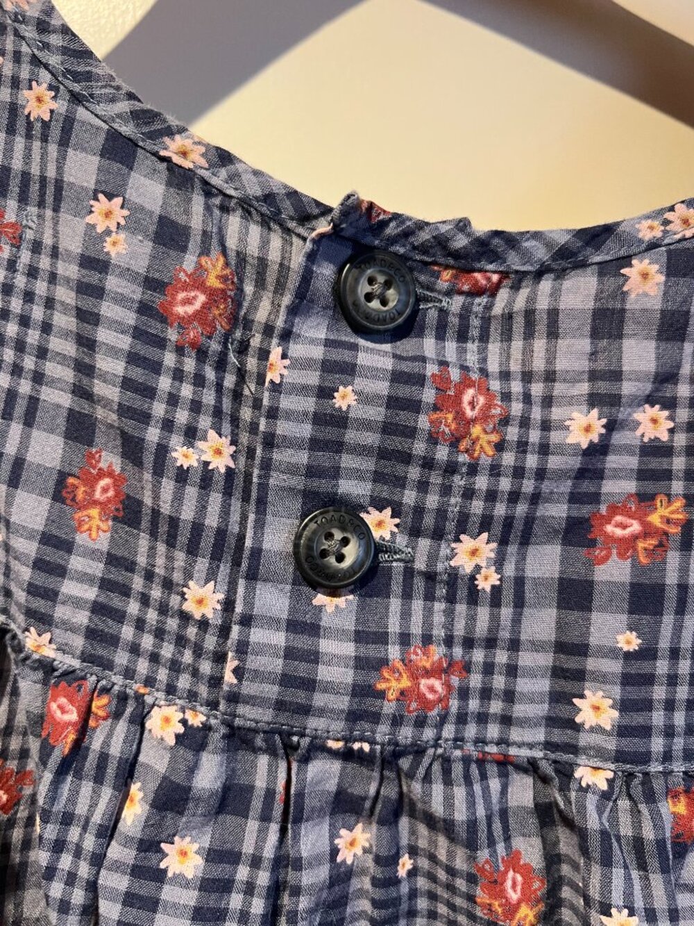 Toad&Co Pintuck Tank - Picture 4 of 5